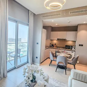 By Latinem Luxury 1br Cvr A1410 Near Burj Khalifa شقة